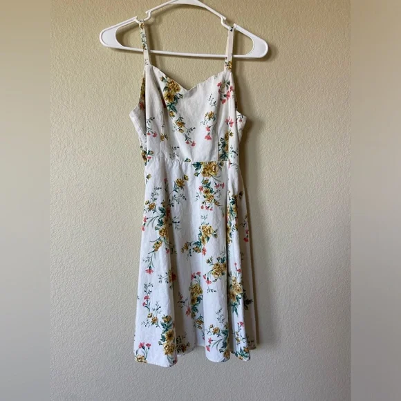 Medium Old Navy floral summer dress - Picture 3 of 4